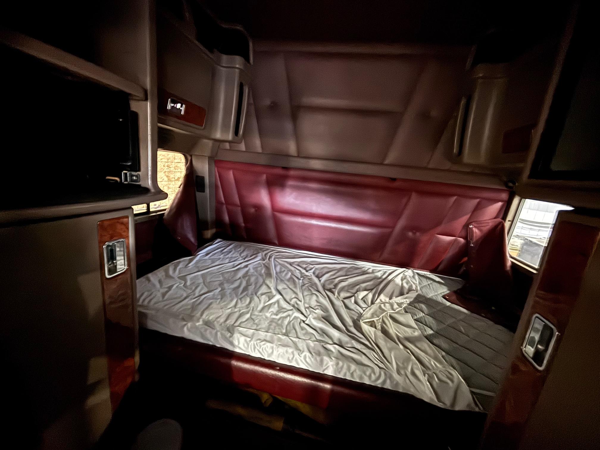 2004 PETERBILT 379 - Image 13